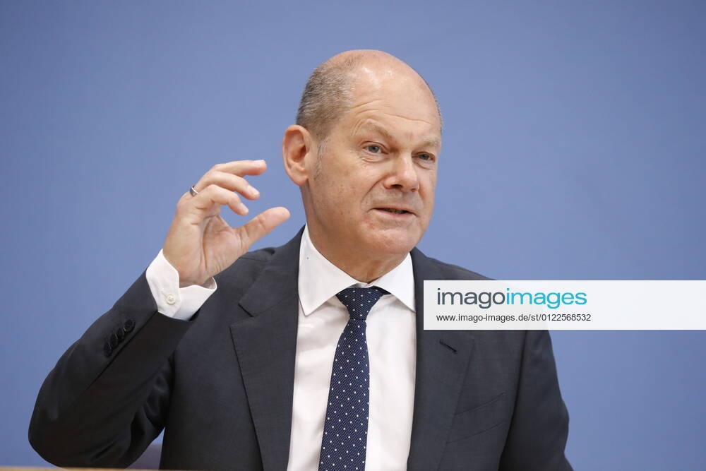 Bundesminister der Finanzen Olaf Scholz, Deutschland, Berlin, Bundespressekonferenz, Thema: Regierungsentwurf für den Bundeshaushalt 2022 und den Finanzplan bis 2025