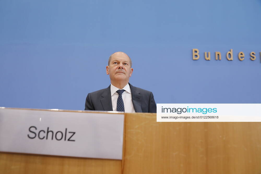 Bundesminister der Finanzen Olaf Scholz, Deutschland, Berlin, Bundespressekonferenz, Thema: Regierungsentwurf für den Bundeshaushalt 2022 und den Finanzplan bis 2025