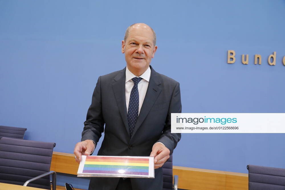 Bundesminister der Finanzen Olaf Scholz, Deutschland, Berlin, Bundespressekonferenz, Thema: Regierungsentwurf für den Bundeshaushalt 2022 und den Finanzplan bis 2025