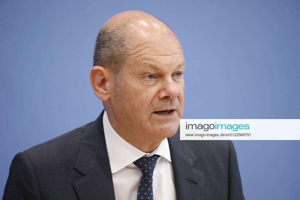 Bundesminister der Finanzen Olaf Scholz, Deutschland, Berlin, Bundespressekonferenz, Thema: Regierungsentwurf für den Bundeshaushalt 2022 und den Finanzplan bis 2025
