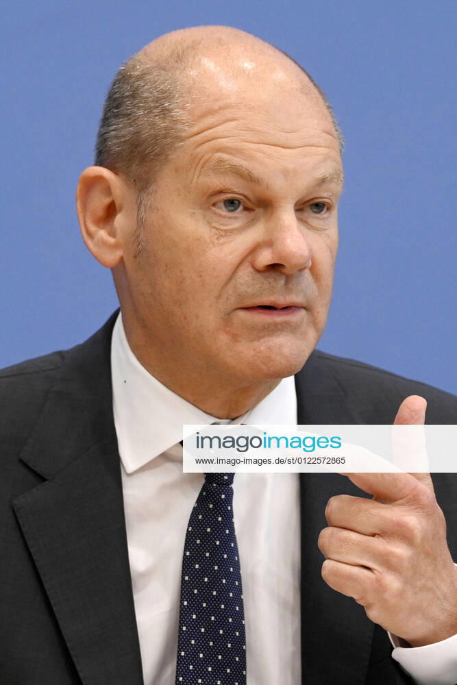 Olaf Scholz bei der Pressekonferenz zum Regierungsentwurf für den Bundeshaushalt 2022 und den Finanzplan bis 2025 im Haus der Bundespressekonferenz. Berlin