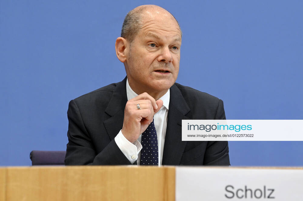 Olaf Scholz bei der Pressekonferenz zum Regierungsentwurf für den Bundeshaushalt 2022 und den Finanzplan bis 2025 im Haus der Bundespressekonferenz. Berlin