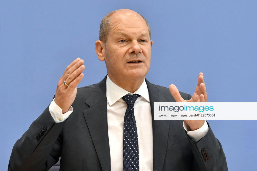 Olaf Scholz bei der Pressekonferenz zum Regierungsentwurf für den Bundeshaushalt 2022 und den Finanzplan bis 2025 im Haus der Bundespressekonferenz. Berlin