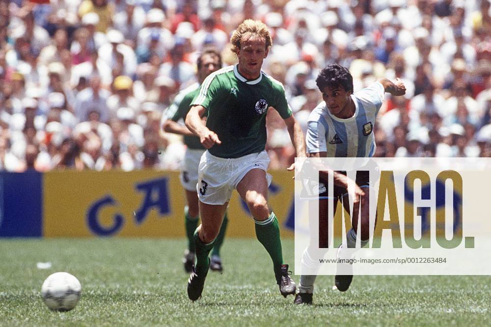 HECTOR ENRIQUE (ARG, re.), ANDREAS BREHME (GER)