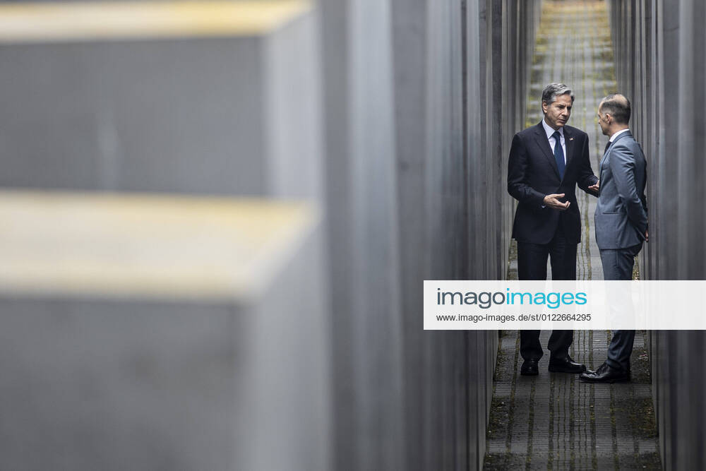 (R-L) Heiko Maas, Bundesaussenminister, und Antony Blinken, Aussenminister der Vereinigten Staaten von Amerika, aufgenommen im Rahmen eines gemeinsamen Besuches des Holocaust-Mahnmals in Berlin, 24.06.2021. Berlin Germany