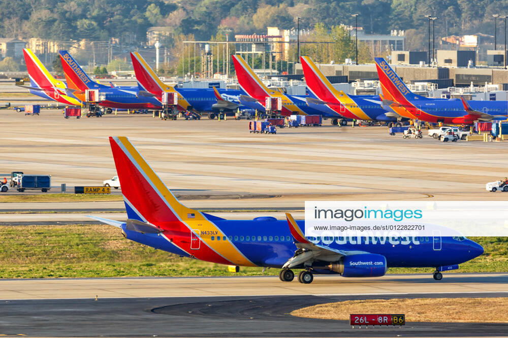 Atlanta, Vereinigte Staaten - 3 April 2019: Ein Boeing 737-700 Flugzeug der Southwest Airlines mit dem Kennzeichen N433LV auf dem Flughafen Atlanta (ATL) in den Vereinigten Staaten