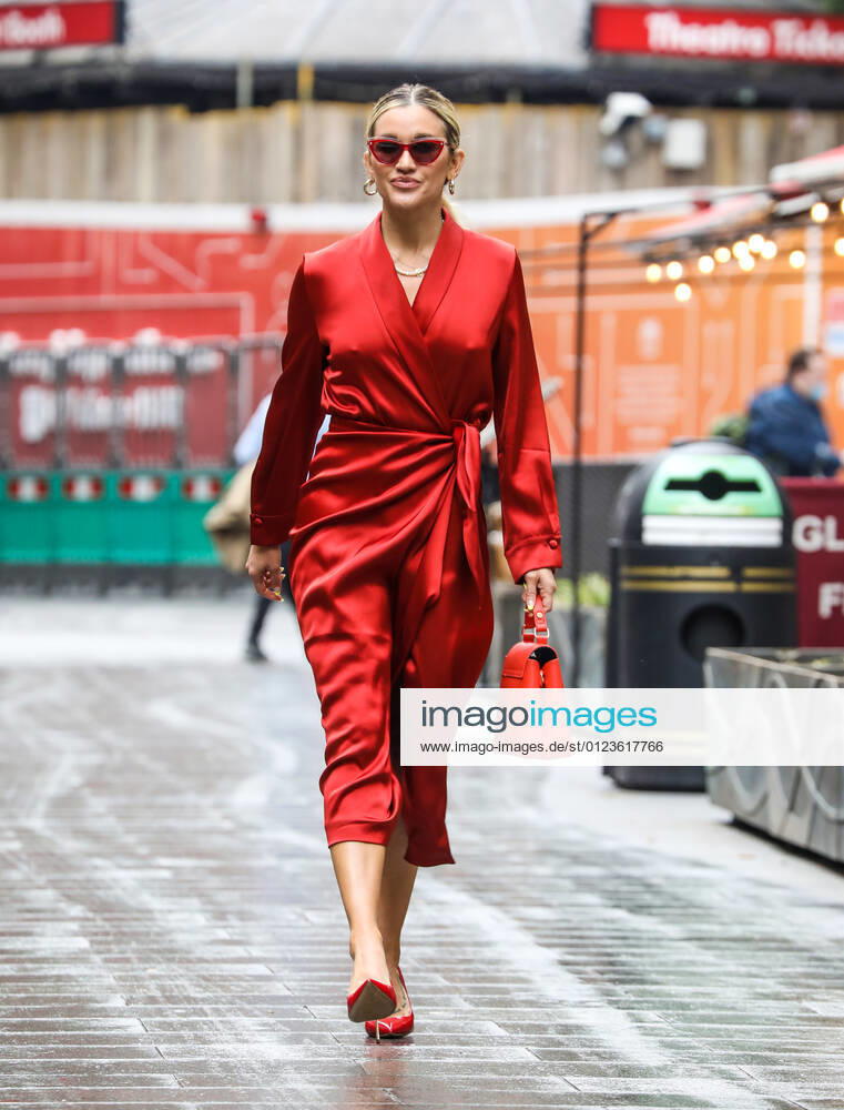 ASHLEY ROBERTS seen departing after her Heart FM show at the Global Radio Studios in London. London United Kingdom - ZUMAs197 20210629_zaa_s197_176