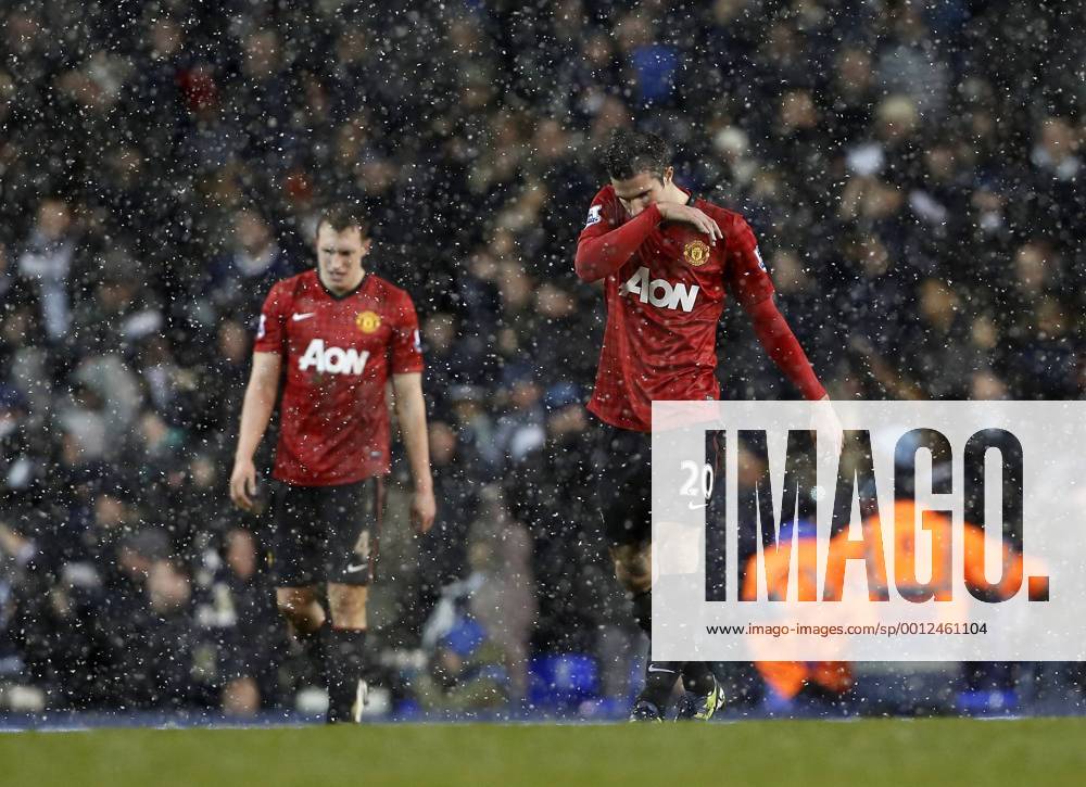 Manchester United ManU s Robin Van Persie looks on dejected as his side concede a late goal..Tottenham Hotspur v Manchester United ManU - Barclays Premier League - White Hart Lane, London- 20 01 13 - Picture David Klein Sportimage .