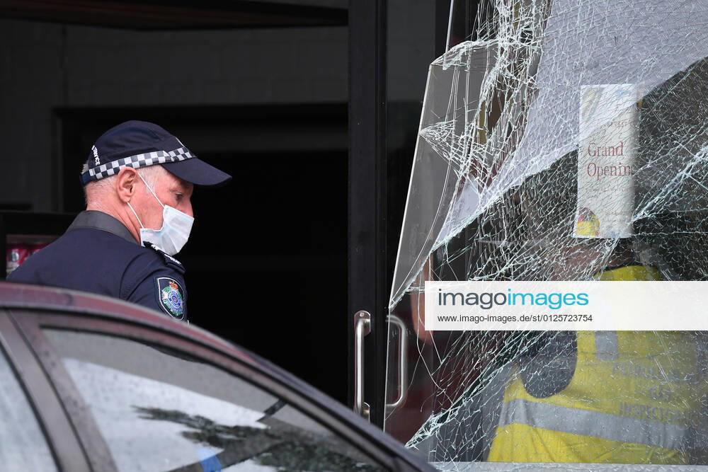 GOLD COAST GAS EXPLOSION, Emergency services are seen at the scene of a gas explosion at a Robina cafe on the Gold Coast, Friday, July 16, 2021. Two Gold Coast workers have burns to their faces, limbs and bodies after a blast tore through a new cafe while they were testing its gas system. ( NO ARCHIVING, , NO USE IN BOOKS WITHOUT CONSENT GOLD COAST QLD AUSTRALIA