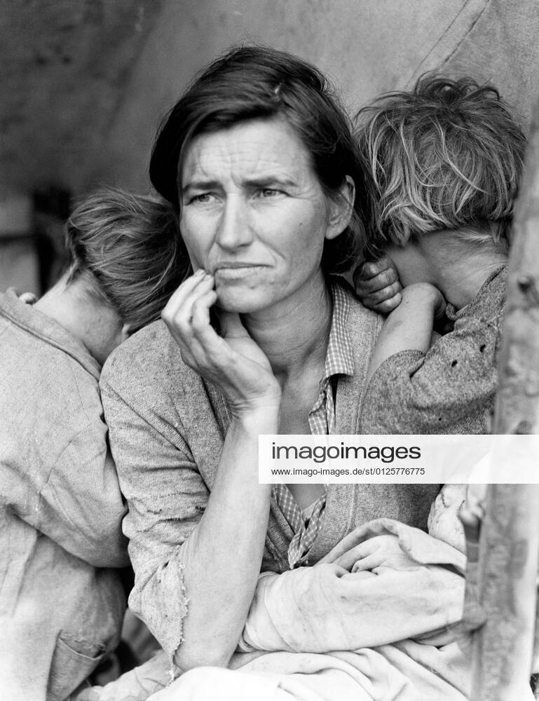 Dorothea Lange (May 26, 1895 October 11, 1965) was an American documentary photographer and photojournalist, best known for her Depression-era work for the Farm Security Administration (FSA).<br ><br > Lange s photographs humanized the consequences of the Great Depression and influenced the development of documentary photography. USA: Destitute pea pickers in California, Mother of seven children, Age thirty-two , (Florence Owens Thompson), Nipomo, California, Dorothea Lange (1895 - 1965), February 1936 xSupplier:MediaxCo.xLtd.x