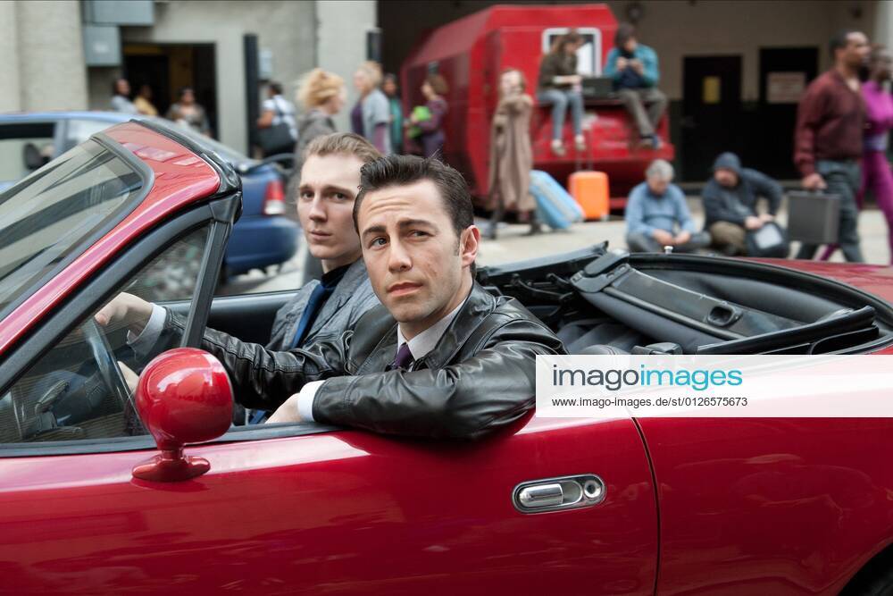 Paul Dano & Joseph Gordon-Levitt Characters: Seth, Joe Film: Looper (USA CHN 2012) 1993 Mazda Mx-5 Miata Director: Rian Johnson 06 September 2012