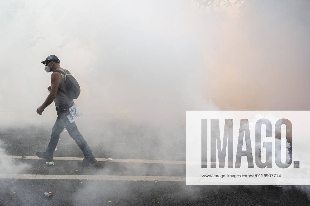 KW29 Tensions during the march against the Health Pass in Paris, 24 July 2021 JulienxMattiax Pictorium LePictorium_0250998