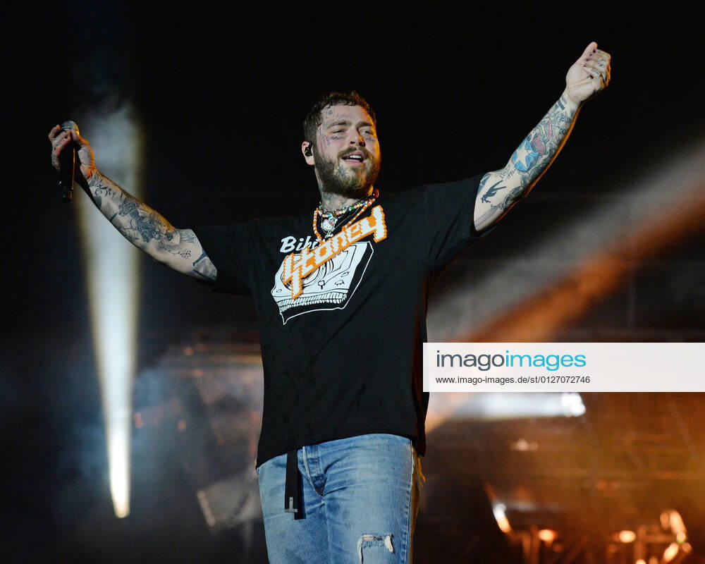 MIAMI GARDENS, FL - JULY 25: Post Malone performs during Rolling Loud Music Festival held at Hard Rock Stadium on July 25, 2021 in Miami Gardens, Florida.