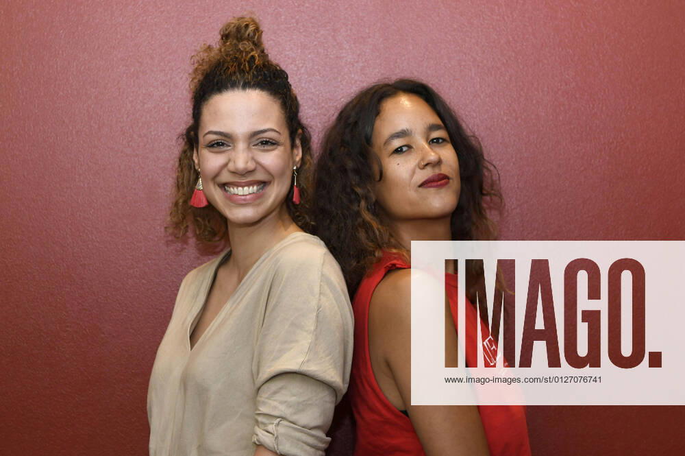 Haley Louise Jones und Sarah Blaßkiewitz bei der Premiere des Kinofilms Ivie wie Ivie im Kino am Raschplatz. Hannover