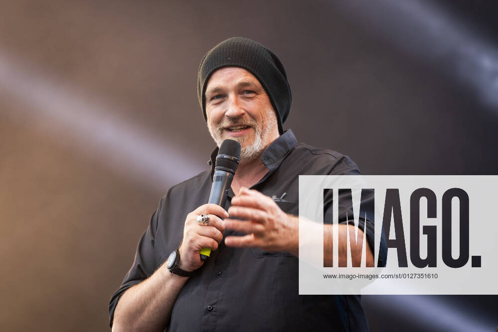 Torsten Sträter mit dem Programm Sommer Spezial beim Open Air Live Auftritt im BonnLive Kulturgarten Bonn, 28.07.2021 BonnLive ist eine Kooperation zwischen der fünfdrei Eventagentur und Rheinevents Bonn Am Römerbad NRW Deutschland