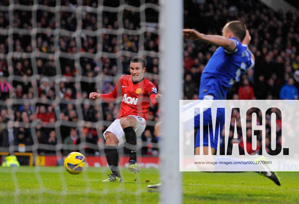 Robin van Persie of Manchester United scores the second goal - Barclays Premier League - Manchester United (ManU) vs. FC Everton - Old Trafford Stadium - Manchester - 10 02 13 - .