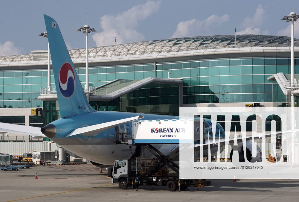 Korean Airline INCHEON, SOUTH KOREA, AUG 10: Koran Airline passenger jets are parked in Incheon Intenational Airport on August 10, 2021. Tokyo Japan 6909_245936