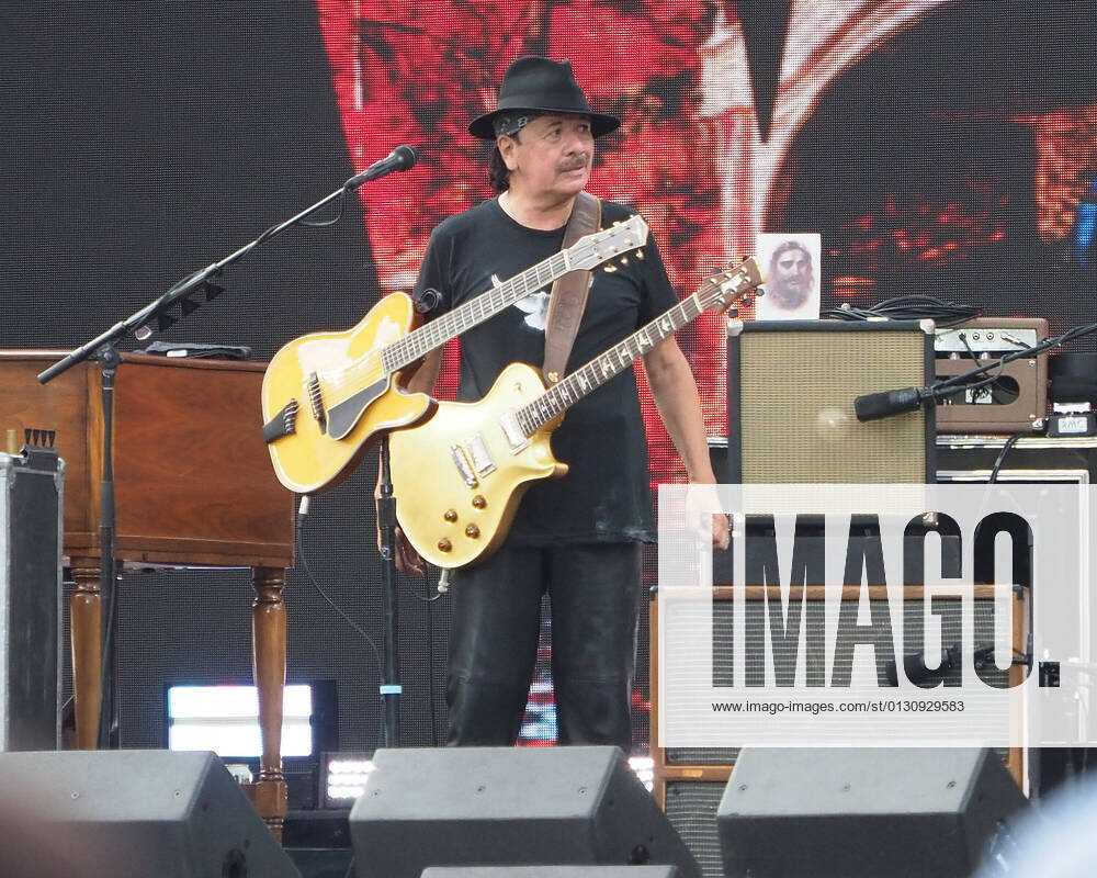 NEW YORK, NEW YORK - AUGUST 21: Carlos Santana performs onstage during We Love NYC: The Homecoming Concert Produced by NYC, Clive Davis, and Live Nation on August 21, 2021 in Central Park in New York City New York USA - ZUMAr334 20210821_znp_r334_018