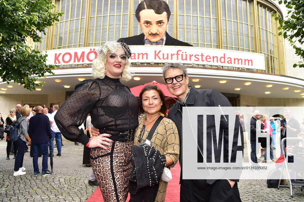 Benefiz Gala , Gemeinsam Bunt Sheila Wolf, Claudia Schmutzler, Rolf Scheider Ankunft zum Benefizkonzert GEMEINSAM BUNT, gegen Hass und Ausgrenzung für ein Vielfältiges Berlin in Berlin am 22.08.2021