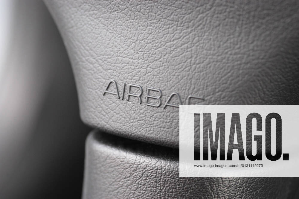Airbag im Auto, Deutschland airbag in a car, Germany BLWS649853