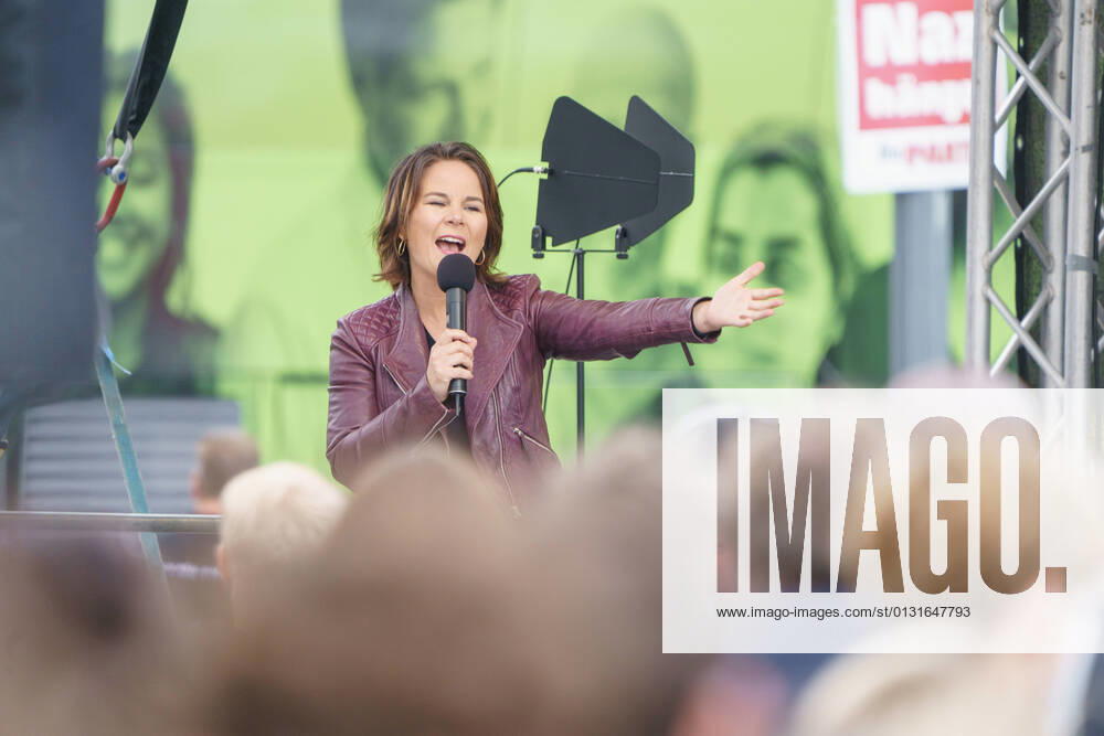 Annalena Baerbock, Spitzenkandidatin und Bundesvorsitzende von BÜNDNIS 90 DIE GRÜNEN - Wahlkampfveranstaltung auf dem Platz der Kieler Matrosen in Kiel - Schleswig-Holstein -;Annalena Baerbock, Spitzenkandidatin und Bundesvorsitzende von BÜNDNIS 90 DIE GRÜNEN - Wahlkampfveranstaltung auf dem Platz der Kieler Matrosen in Kiel - Schleswig-Holstein -, Kiel Schleswig-Holstein Deutschland Platz der Kieler Matrosen