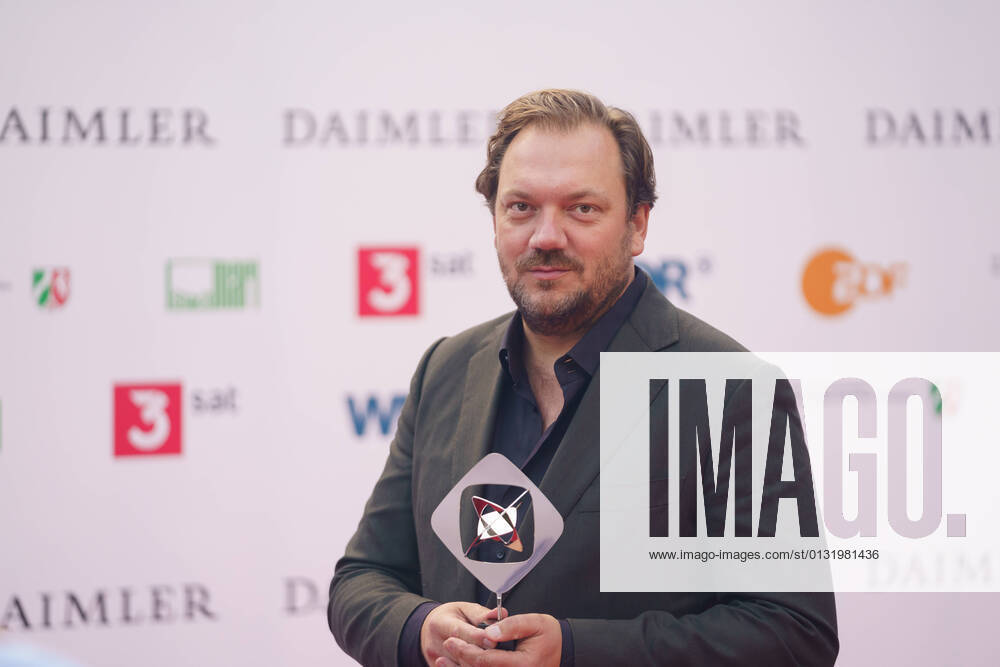 Bilder des Jahres 2021, Entertainment 08 August Entertainment Themen der Woche KW34 57. Grimme-Preis - Verleihung Grimme Preise 2021 im Theater Marl - Charly Hübner;57. Grimme-Preis - Verleihung Grimme Preise 2021 im Theater Marl - Charly Hübner, Marl NRW Deutschland Theater Marl