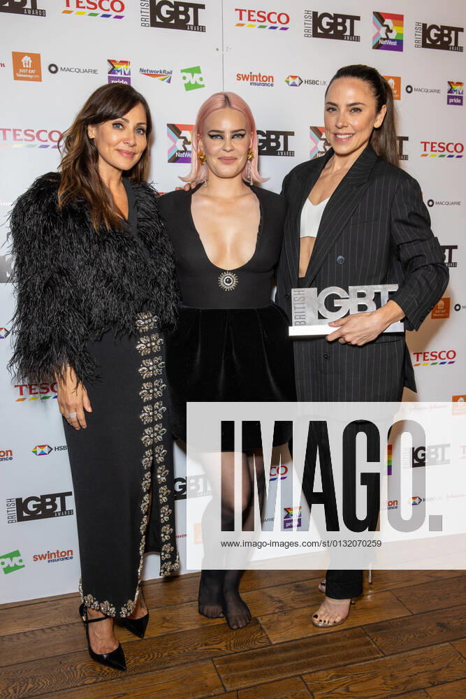 Bilder des Jahres 2021, Entertainment 08 August Entertainment Themen der Woche KW34 August 27, 2021, London, United Kingdom: Natalie Imbruglia, Anne-Marie and Melanie C attend the British LGBT Awards 2021 at The Brewery in London. London United Kingdom - ZUMAs197 20210827_zaa_s197_498