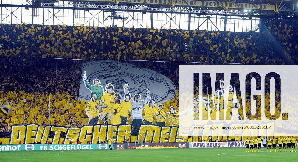 1.Bundesliga, Borussia Dortmund - Eintracht Frankfurt v.l. dortmund fans choreographie