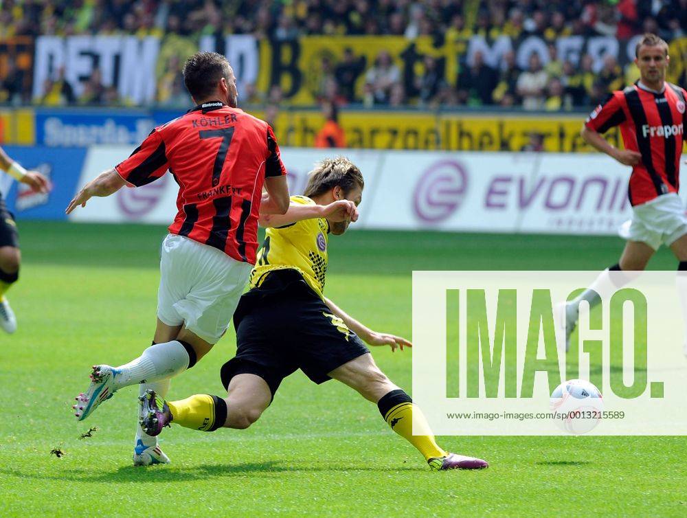 1.Bundesliga, Borussia Dortmund - Eintracht Frankfurt v.l. Benjamin Köhler (Eintracht Frankfurt) foult Jakub Blaszczykowski Kuba (Borussia Dortmund) zum elfmeter