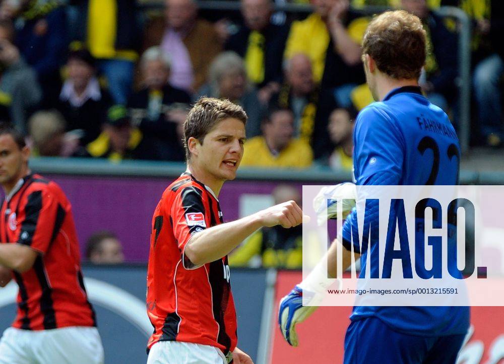 1.Bundesliga, Borussia Dortmund - Eintracht Frankfurt v.l. Pirmin Schwegler (Eintracht Frankfurt), Ralf Faehrmann (Eintracht Frankfurt)
