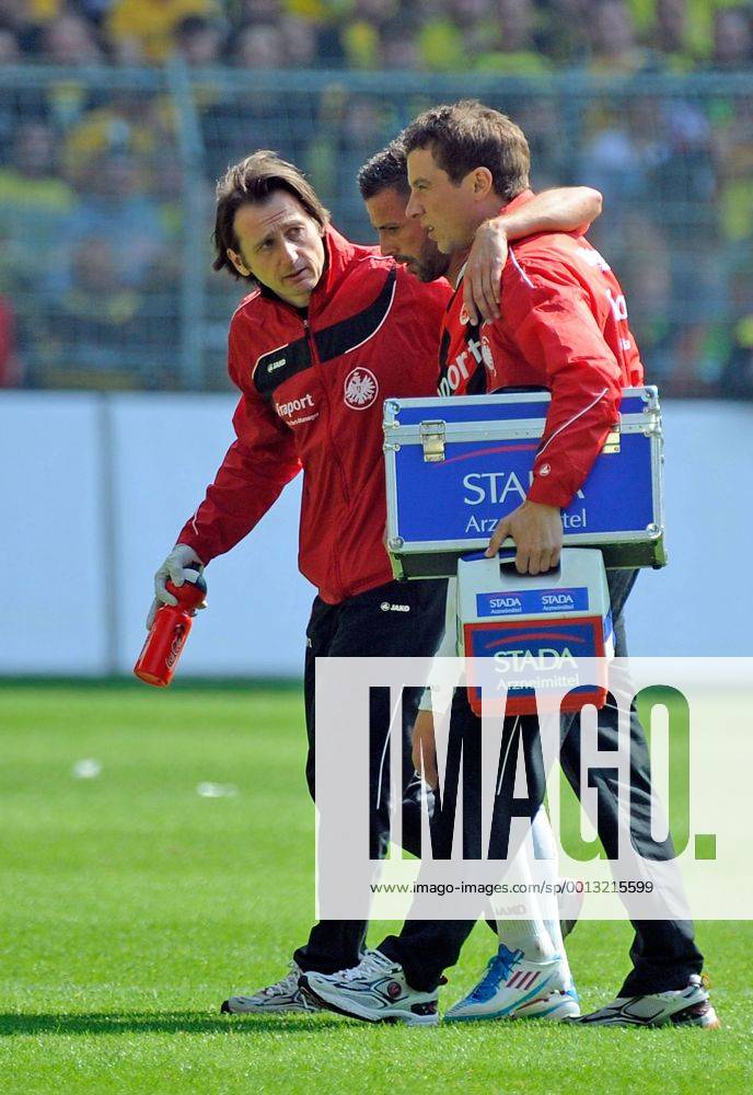 1.Bundesliga, Borussia Dortmund - Eintracht Frankfurt v.l. Benjamin Köhler (Eintracht Frankfurt) verletzt
