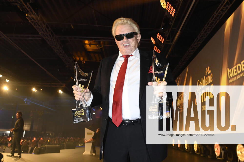 Bilder des Jahres 2021, Entertainment 08 August Entertainment Themen der Woche KW34 Heino bei der Verleihung der Goldenen Sonne 2021 während der Sonnenklar.TV Gala im Wunderland Kalkar. Kalkar