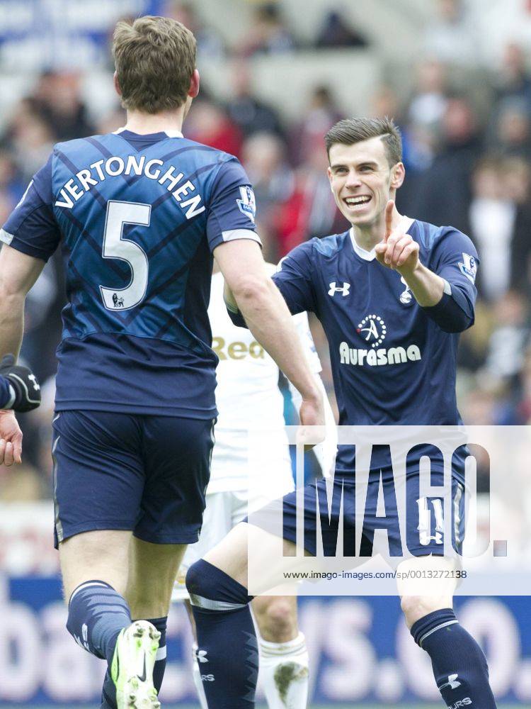 Football - 2012 2013 Premier League - Swansea City vs Tottenham Hotspur: ,gareth bale celebrates the 1st goal
