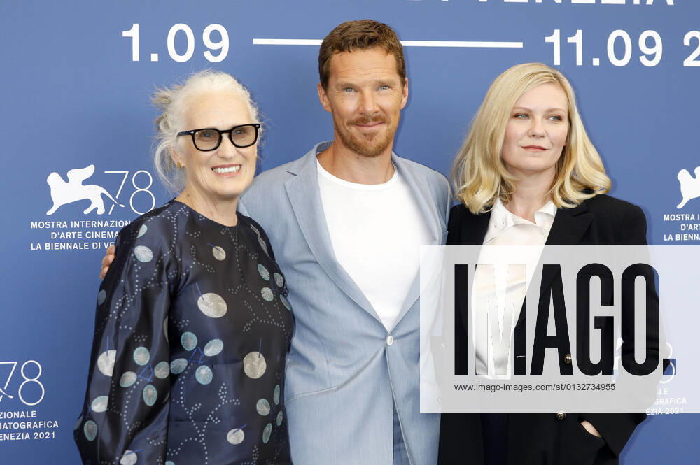 Jane Campion, Benedict Cumberbatch und Kirsten Dunst beim Photocall zum Kinofilm The Power of the Dog auf der Biennale di Venezia 2021 78. Internationale Filmfestspiele von Venedig im Palazzo del Casino. Venedig