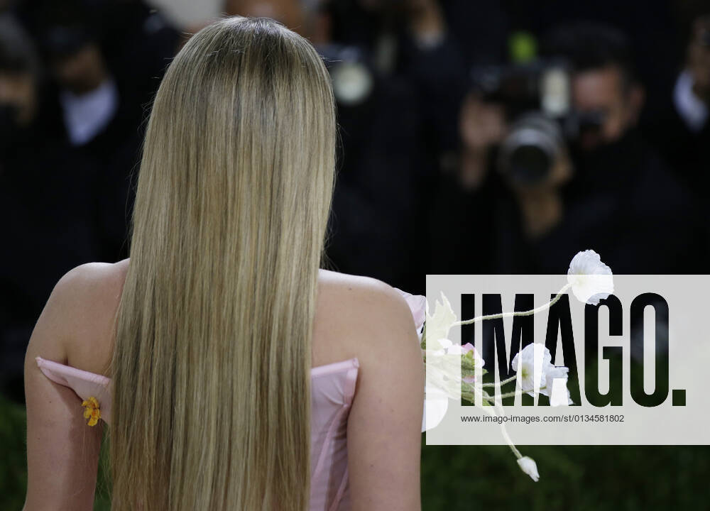 Lili Reinhart arrives on the red carpet for The Met Gala at The Metropolitan Museum of Art celebrating the opening of In America: A Lexicon of Fashion in New York City on Monday, September 13, 2021. NYP20210913387 JOHNxANGELILLO