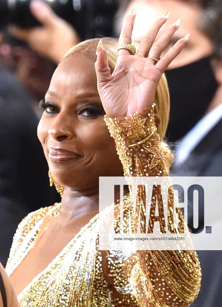 Mary J Blige at the 2021 Met Gala benefit In America: A Lexicon of Fashion at Metropolitan Museum of Art on September 13, 2021 in New York City.