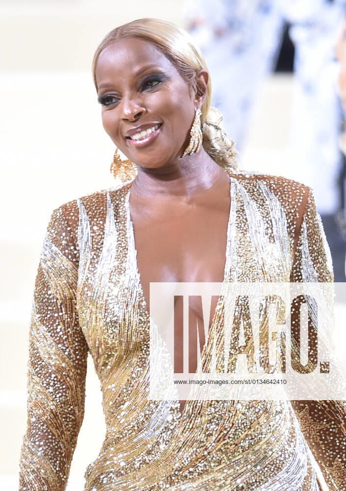 Mary J Blige at the 2021 Met Gala benefit In America: A Lexicon of Fashion at Metropolitan Museum of Art on September 13, 2021 in New York City.