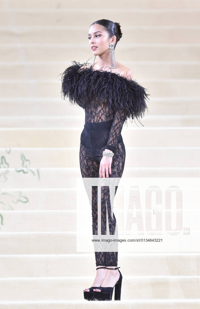 Justin Bieber Hsiley Bieber at the 2021 Met Gala benefit In America: A Lexicon of Fashion at Metropolitan Museum of Art on September 13, 2021 in New York City.