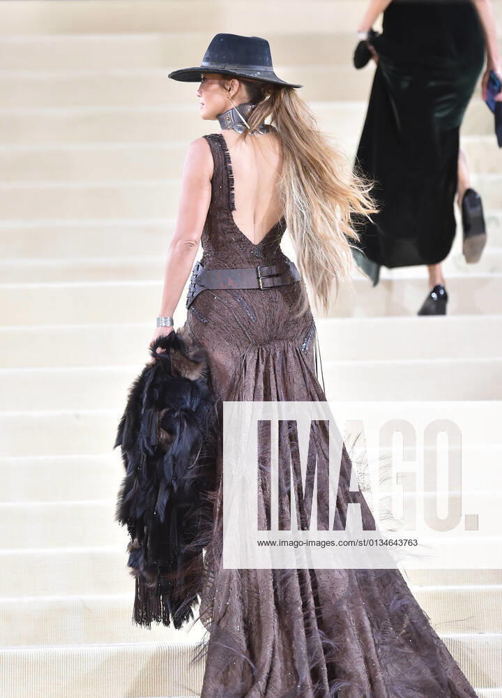 Jennifer Lopez at the 2021 Met Gala benefit In America: A Lexicon of Fashion at Metropolitan Museum of Art on September 13, 2021 in New York City.