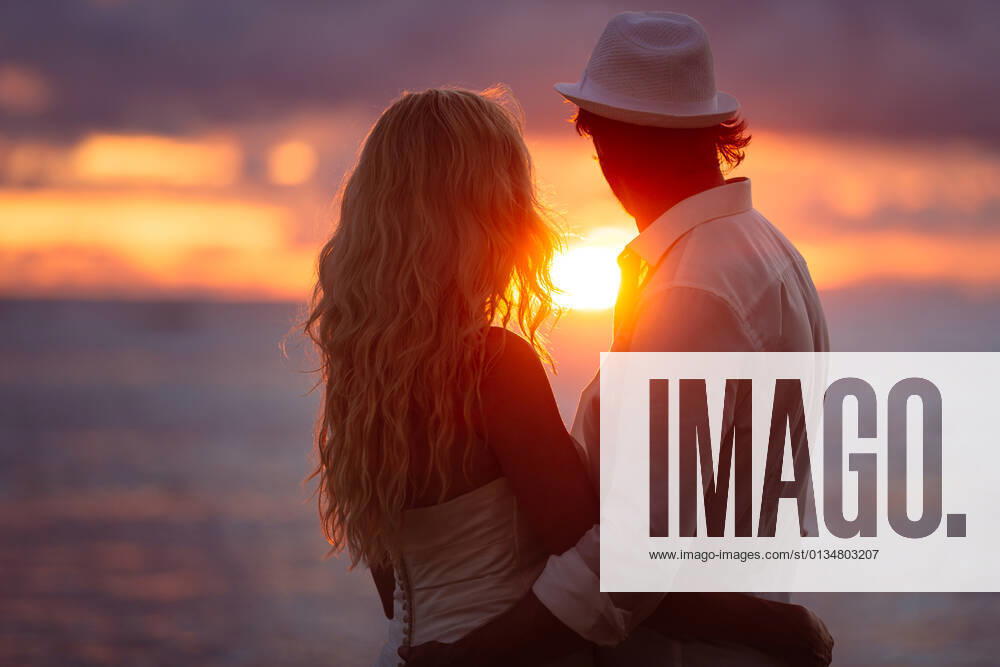 Liebespaar,flitterwochen,urlaubsliebe,liebespaare,liebespärchen,paar,paare,pärchen,hochzeitsreise,honeymoon,liebesurlaub,urlaubsflirt