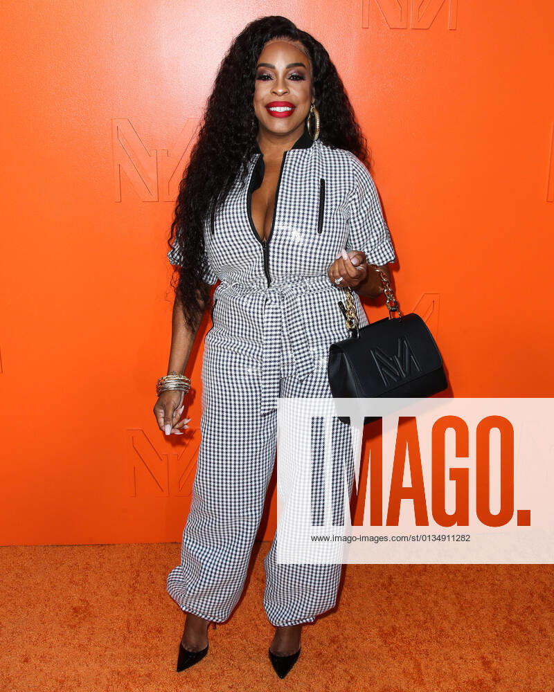 MARCELL VON BERLIN Spring Summer 2021 Runway Fashion Show - Arrivals BEVERLY HILLS, LOS ANGELES, CALIFORNIA, USA - SEPTEMBER 16: Actress Niecy Nash arrives at the MARCELL VON BERLIN Spring Summer 2021 Runway Fashion Show held at the Sheats Goldstein Residence on September 16, 2021 in Beverly Hills, Los Angeles, California, United States. Beverly Hills California United States collin-marcellv210916_np2uJ
