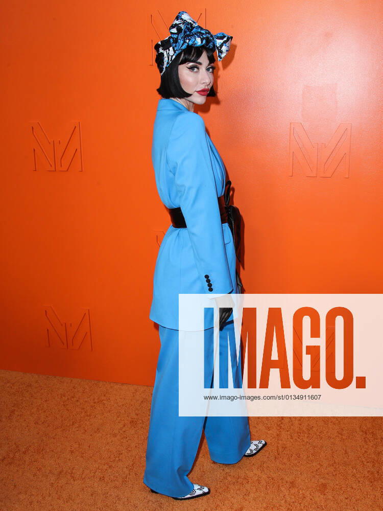 MARCELL VON BERLIN Spring Summer 2021 Runway Fashion Show - Arrivals BEVERLY HILLS, LOS ANGELES, CALIFORNIA, USA - SEPTEMBER 16: Rapper Qveen Herby arrives at the MARCELL VON BERLIN Spring Summer 2021 Runway Fashion Show held at the Sheats Goldstein Residence on September 16, 2021 in Beverly Hills, Los Angeles, California, United States. Beverly Hills California United States collin-marcellv210916_npnAs