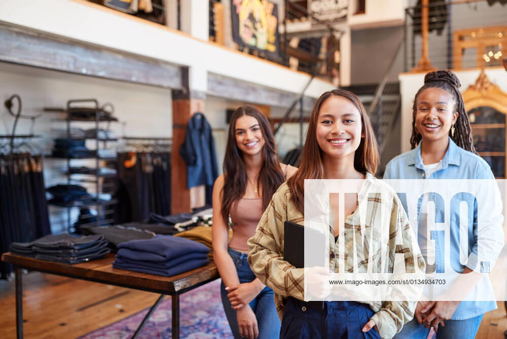 IMAGO Creative: Gesellschaft, Integration fashion,mode,geschäft,eigentümerin,geschäfte,homonym,besitzer,besitzerin,eigentümer