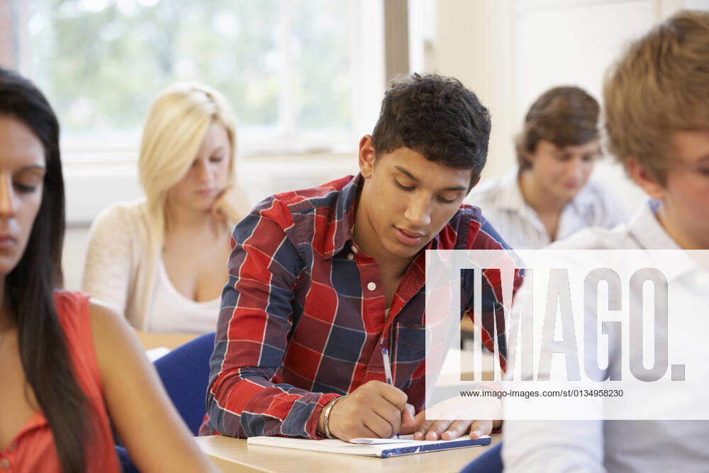 IMAGO Creative: Gesellschaft, Integration schüler,studenten,prüfung,seminar,schülerin,schülerinnen,student,studierende,studierender,prüfungen,fortbildung,fortbildungen,lehrgang,lehrgänge,seminare,weiterbildung,weiterbildungen,workshop,workshops