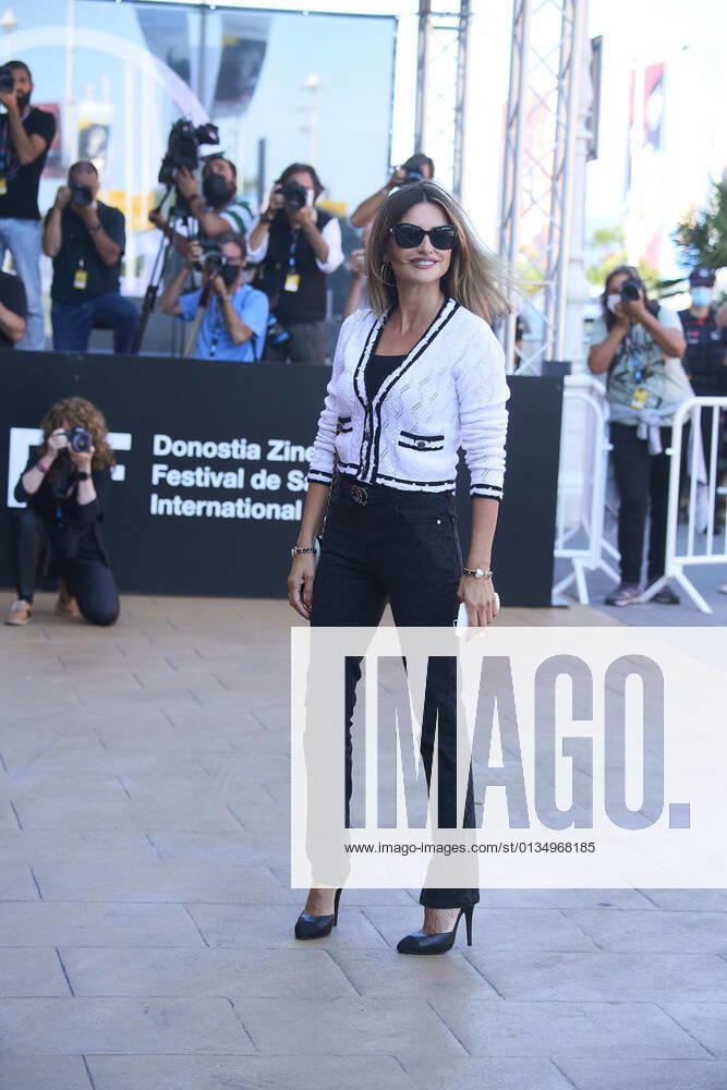 Penelope Cruz arrives at Maria Cristina Hotel during 69th San Sebastian International Film Festival on September 17, 2021 in Donostia San Sebastian, Spain Madrid Spain - ZUMAg15_ 20210917_zaf_g15_038