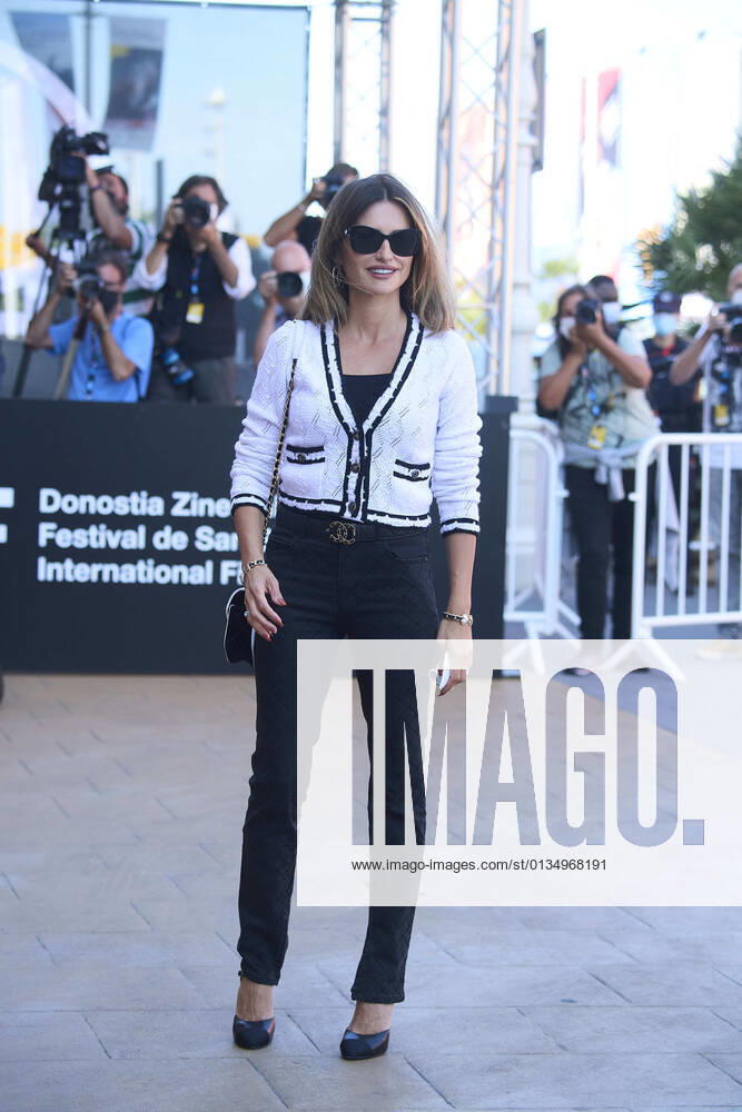 Penelope Cruz arrives at Maria Cristina Hotel during 69th San Sebastian International Film Festival on September 17, 2021 in Donostia San Sebastian, Spain Madrid Spain - ZUMAg15_ 20210917_zaf_g15_039