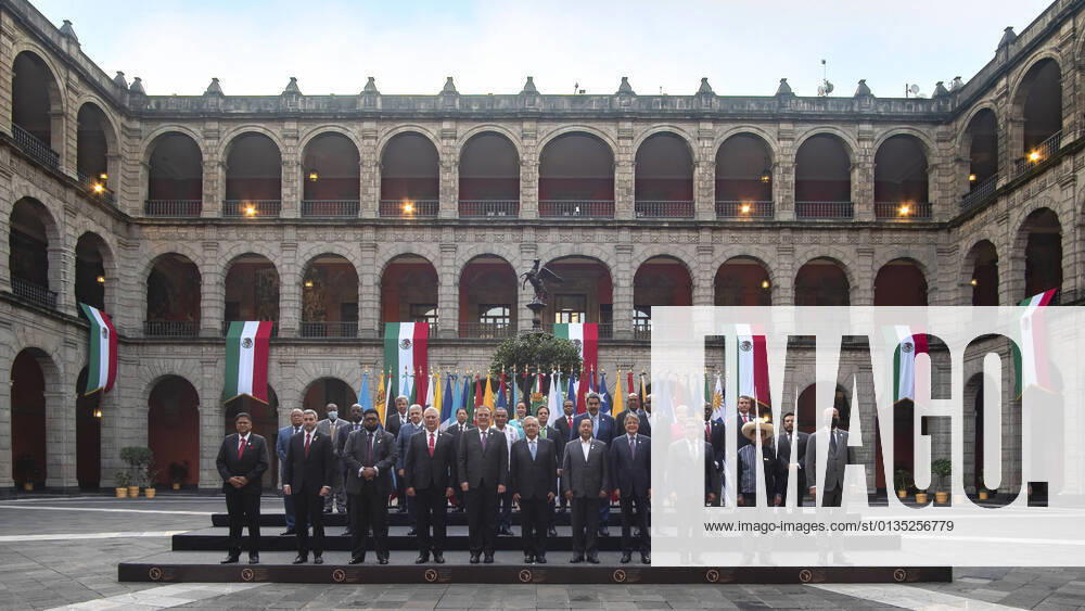 (210919) -- MEXICO CITY, Sept. 19, 2021 -- Participants of the 6th Summit of Heads of State and Government of the Community of Latin American and Caribbean States (CELAC) pose for a group photo in Mexico City, capital of Mexico, on Sept. 18, 2021. (Str Xinhua) MEXICO-MEXICO CITY-CELAC-SUMMIT Stringer
