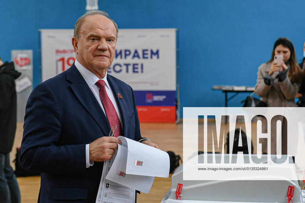 (210919) -- MOSCOW, Sept. 19, 2021 -- Gennady Zyuganov, chairman of the Central Committee of the Communist Party of the Russian Federation, votes during the elections of the State Duma in Moscow, Russia, Sept. 19, 2021. Russia holds elections for deputies of the State Duma, or the lower house of parliament, from Sept. 17 to 19. ) RUSSIA-MOSCOW-STATE DUMA-ELECTIONS EvgenyxSinitsyn