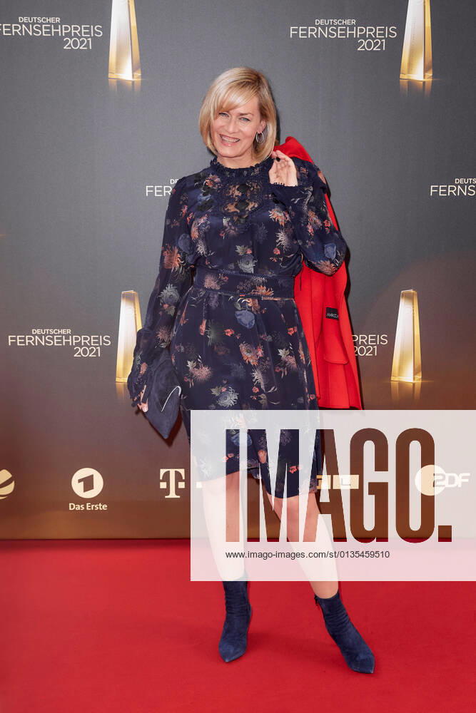 Der Deutsche Fernsehpreis 2021 Gesine Cukrowski auf dem roten Teppich bei der Verleihung des Deutschen Fernsehpreises im Tanzbrunnen in Köln.
