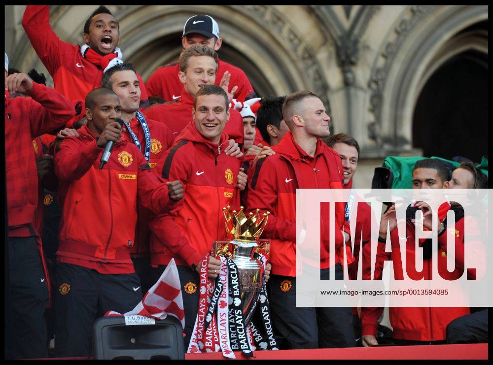 Manchester United Players greet fans in Albert Square, Manchester, As Manchester United celebrate winning their 20th league title winning the Premier League, Monday May 13, 2013. AndrewxParsonsx xi-Images AJP